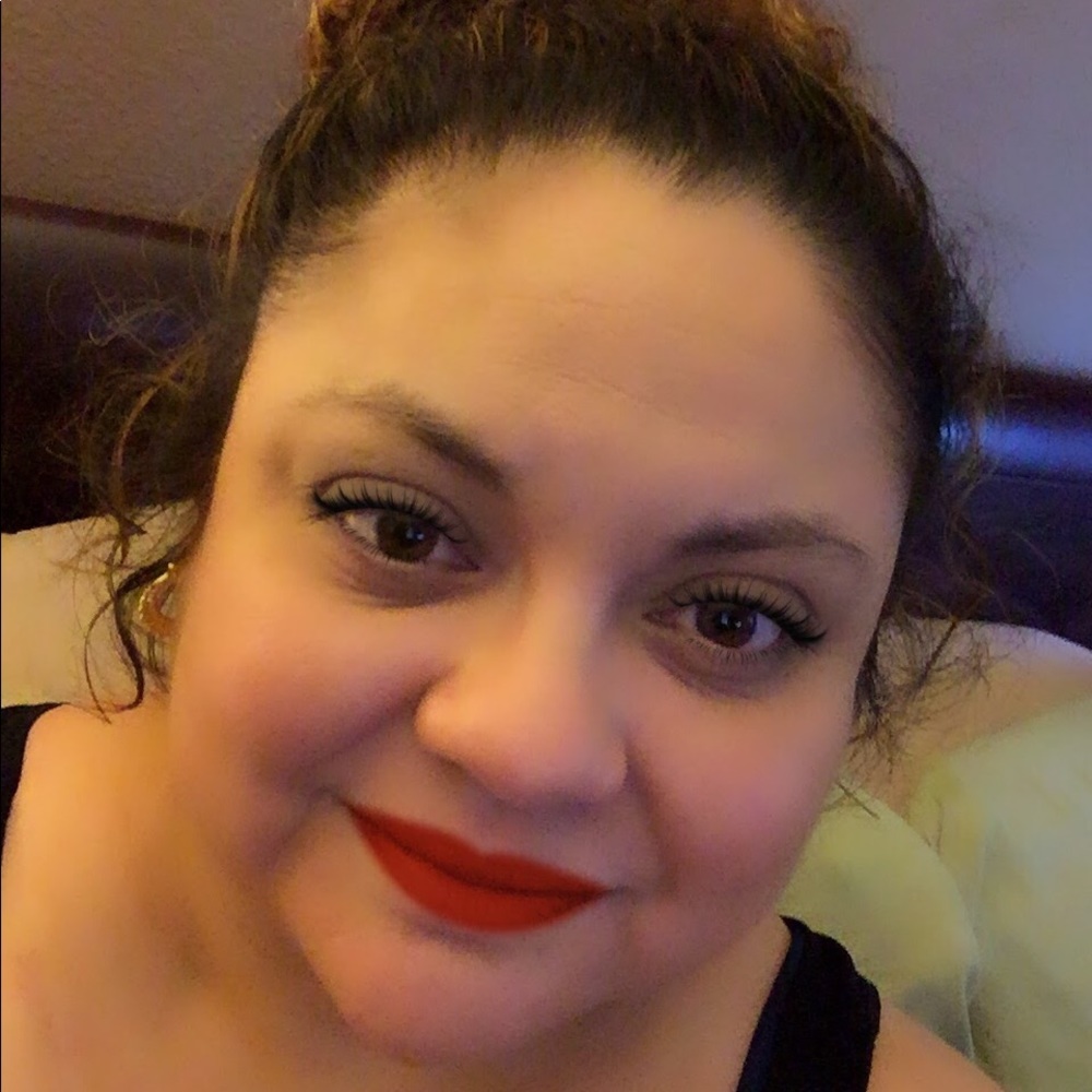 Meet your Posher, Ana